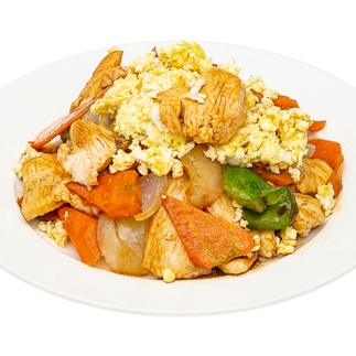 Курица с овощами и яйцом